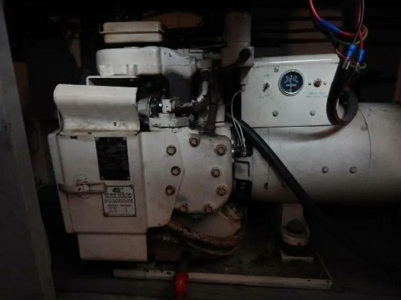 Slide: The Image of Hatteras 38 1972 - 5204489