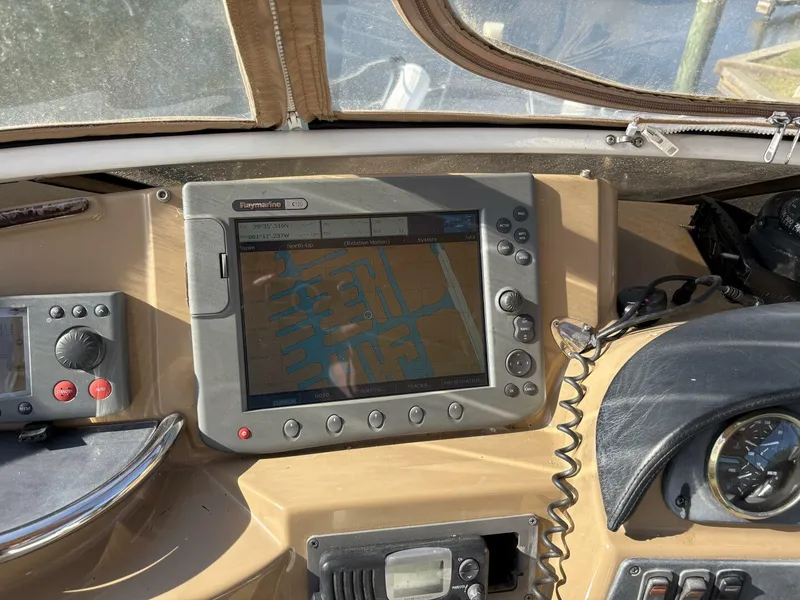 Slide: The Image of Raymarine C120 chart, radar - 5215229