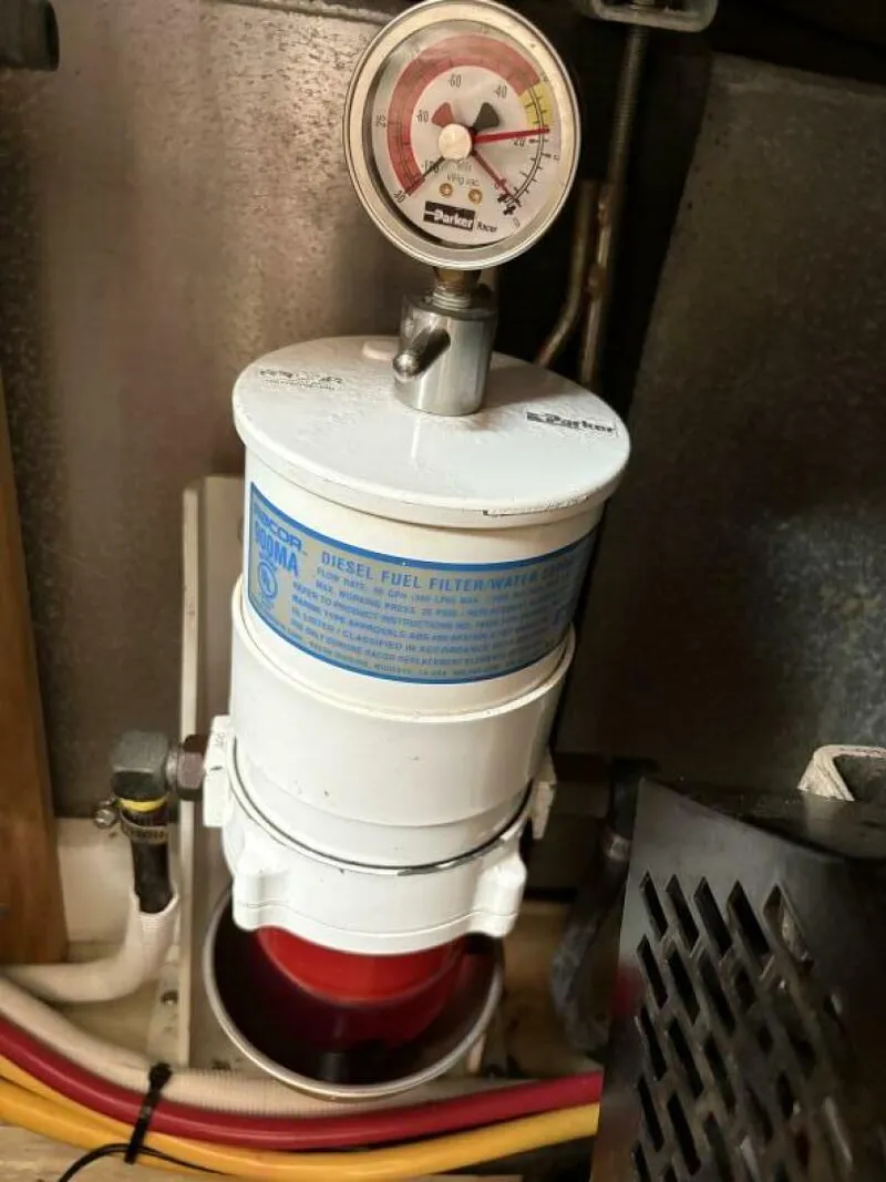 Slide: The Image of Fuel filter - 5215348