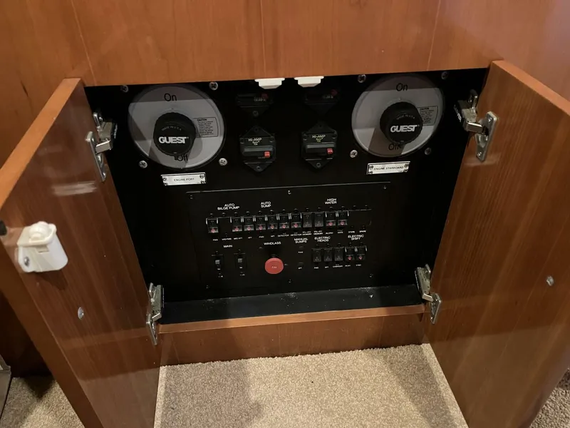 Slide: The Image of Engine battery switches  - 5215352