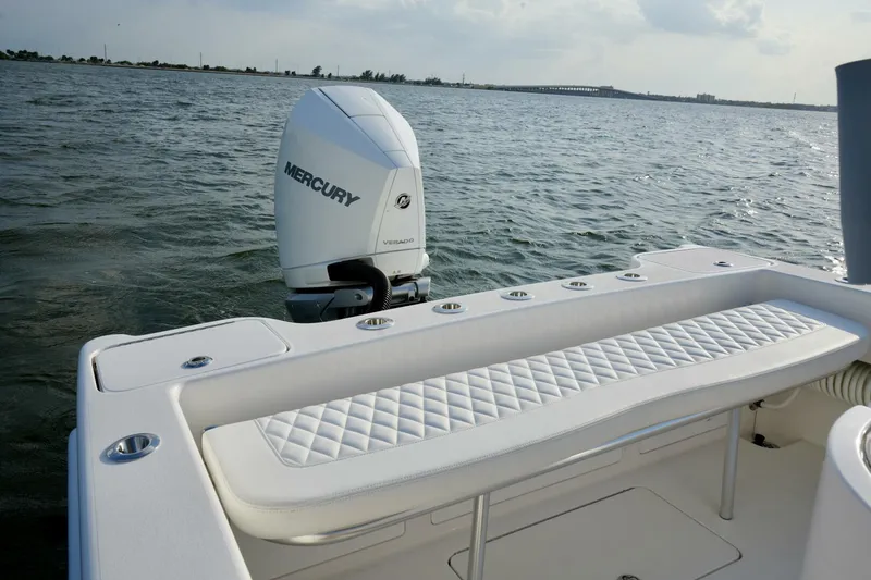 Slide: The Image of Aft Seating 2024 Reef Runner 23 Center Console - 5205075