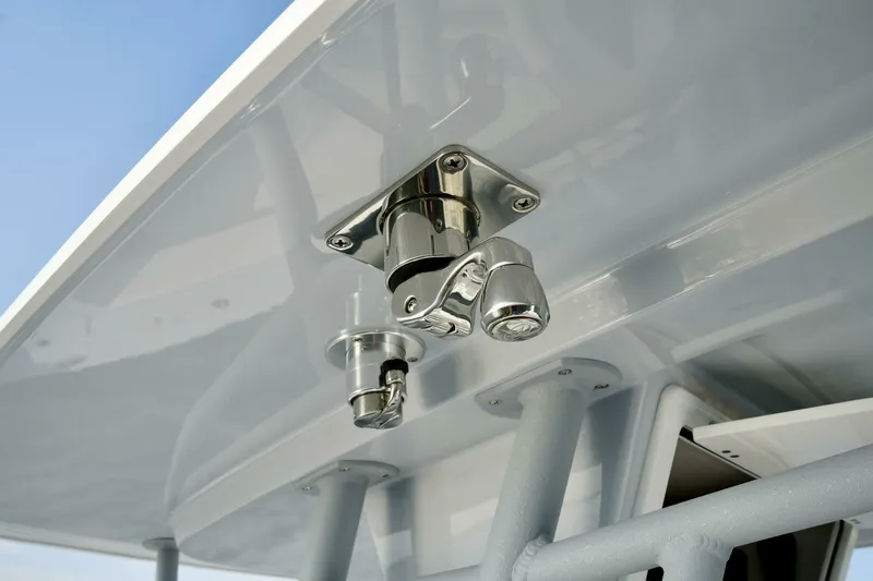 Slide: The Image of Reef Runner 23 - Equipment 2024 Reef Runner 23 Center Console - 7654886