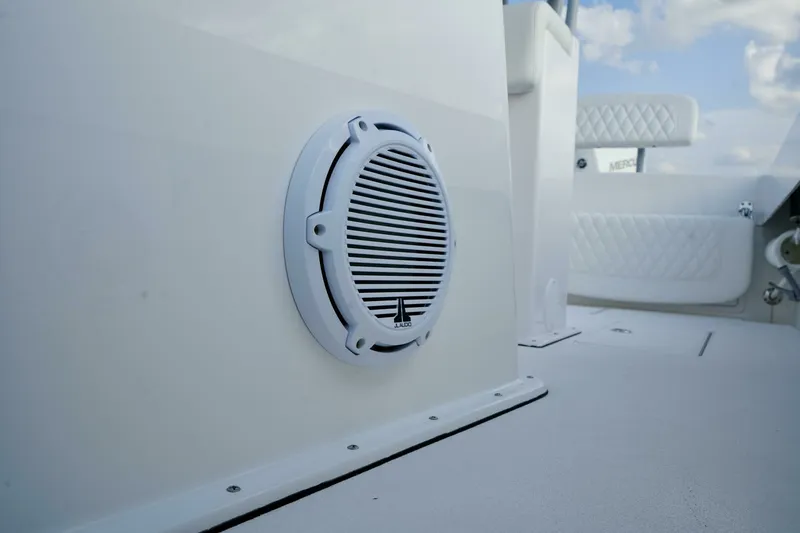 Slide: The Image of Reef Runner 23 - Deck Equipment 2024 Reef Runner 23 Center Console - 7654895