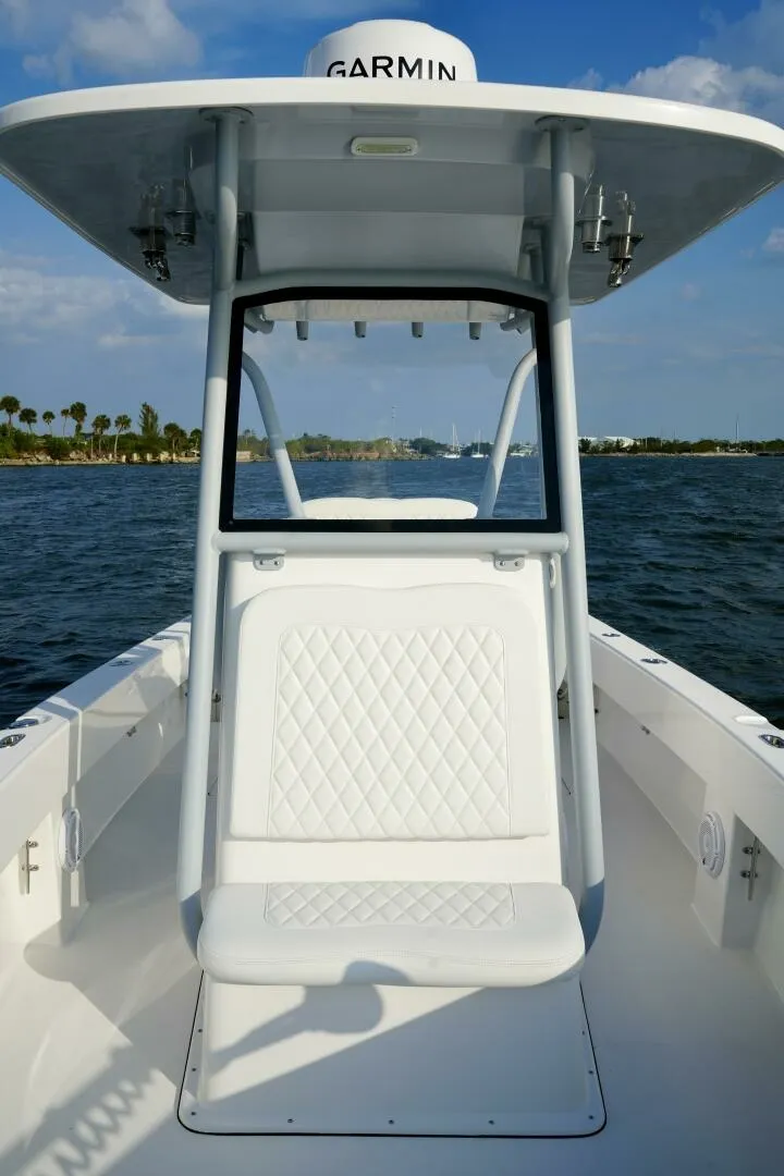 Slide: The Image of Reef Runner 23 - Seating 2024 Reef Runner 23 Center Console - 7654887