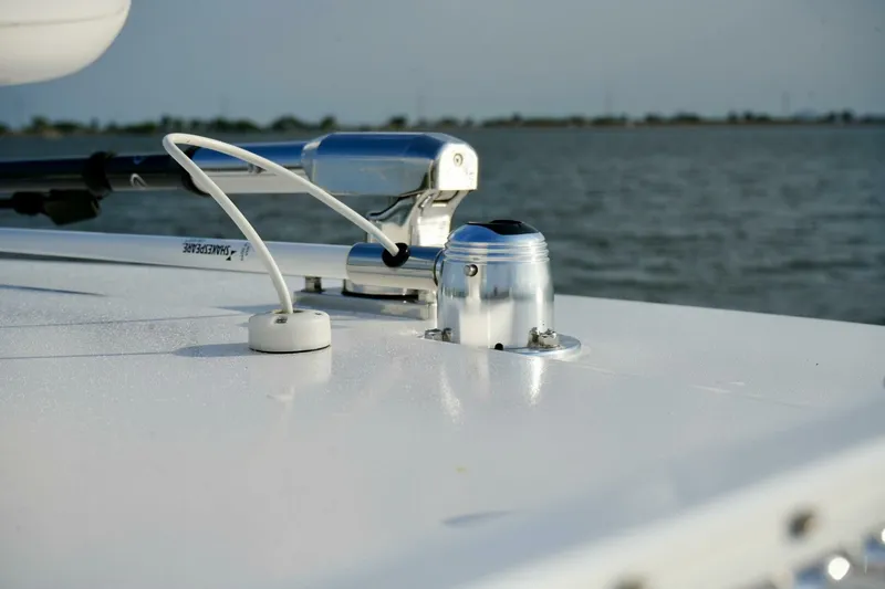 Slide: The Image of Reef Runner 23 - Shakespeare Antenna 2024 Reef Runner 23 Center Console - 7654893