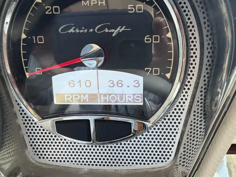 Slide: The Image of 2023 Chris-Craft 31 Launch GT - 5205182