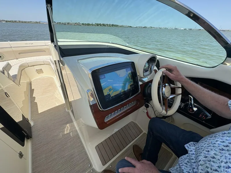 Slide: The Image of 2023 Chris-Craft 31 Launch GT - 5205171