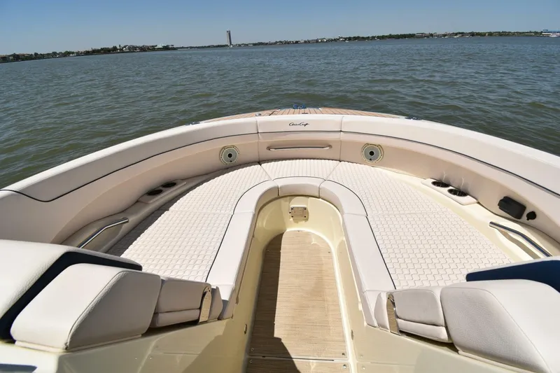 Slide: The Image of 2023 Chris-Craft 31 Launch GT - 5205173