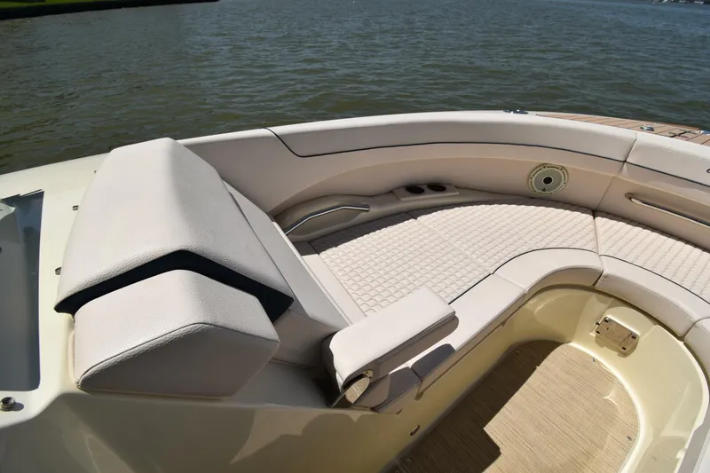 Slide: The Image of 2023 Chris-Craft 31 Launch GT - 5205174