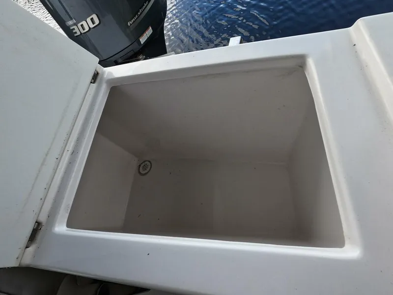 Slide: The Image of 03 Cockpit   2017 Cutwater 242 Sport Coupe (5) - 5206443