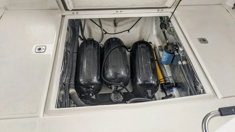 Slide: The Image of 03 Cockpit   2017 Cutwater 242 Sport Coupe (6) - 5206444