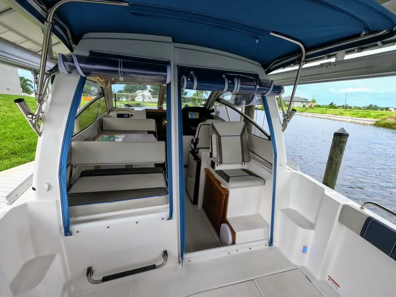 Slide: The Image of 03 Cockpit   2017 Cutwater 242 Sport Coupe (7) - 5206446