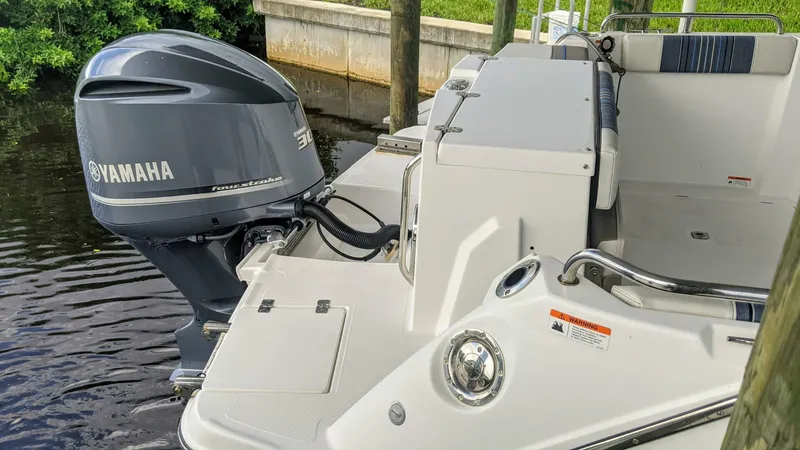 Slide: The Image of 01 Exterior   2017 Cutwater 242 Sport Coupe (8) - 5206435