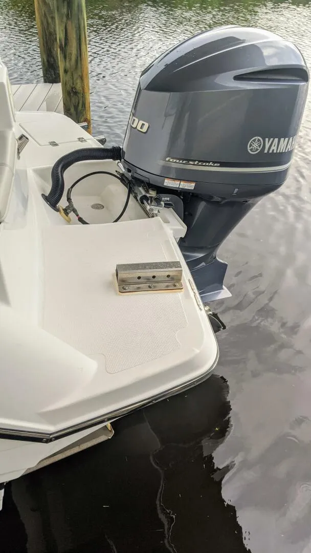 Slide: The Image of 01 Exterior   2017 Cutwater 242 Sport Coupe (10) - 5206437