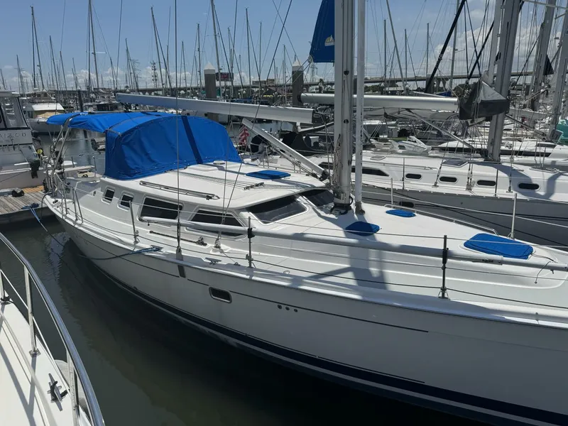 The Image of Hunter Deck Salon 2007 - 5546455