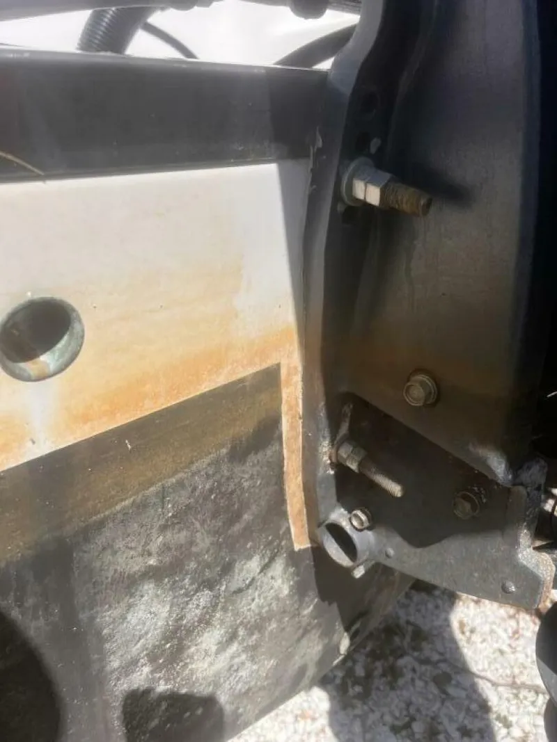 Slide: The Image of Ouboard Engine Bracket - 5206918