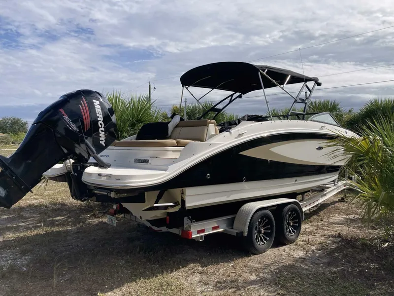 Slide: The Image of Sea Ray SDX 270 Outboard 2015 - 5836457