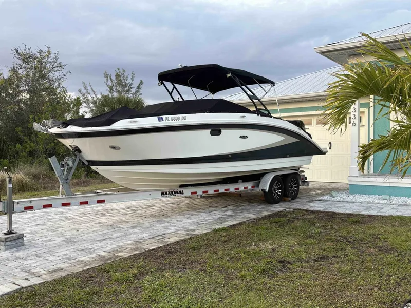 Slide: The Image of Sea Ray SDX 270 Outboard 2015 - 5213495