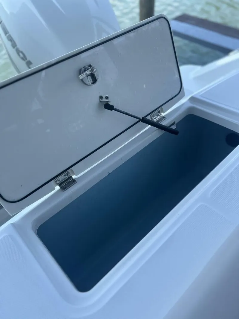 Slide: The Image of Boston Whaler 33 2016 - 5623028