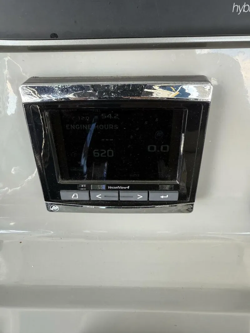 Slide: The Image of Boston Whaler 33 2016 - 5212708