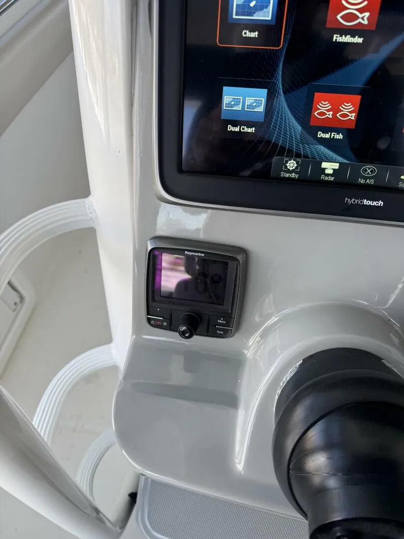 Slide: The Image of Boston Whaler 33 2016 - 5212713