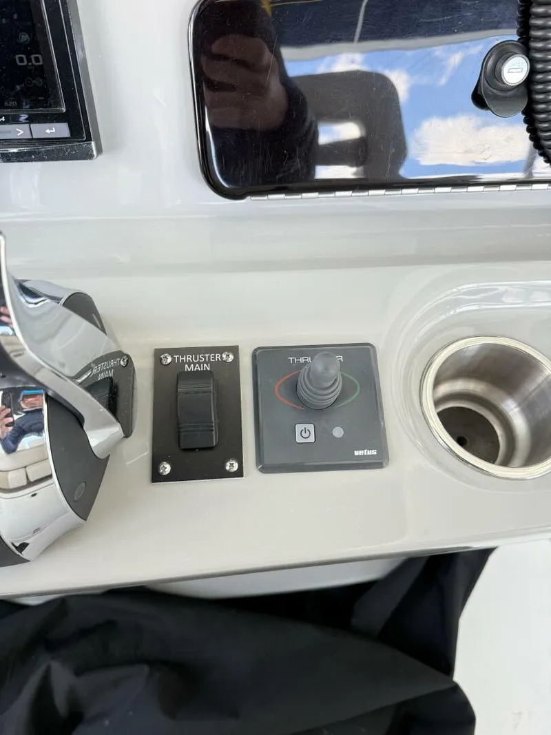 Slide: The Image of Boston Whaler 33 2016 - 5212716