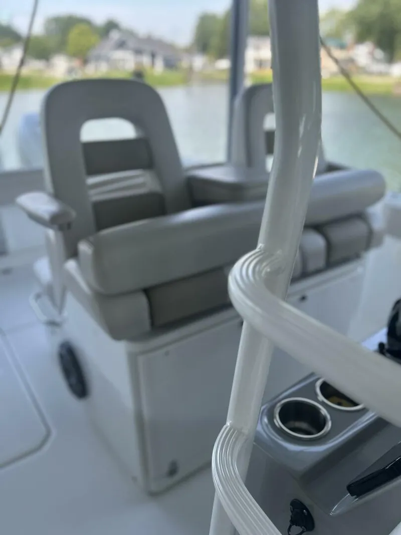 Slide: The Image of Boston Whaler 33 2016 - 5623033