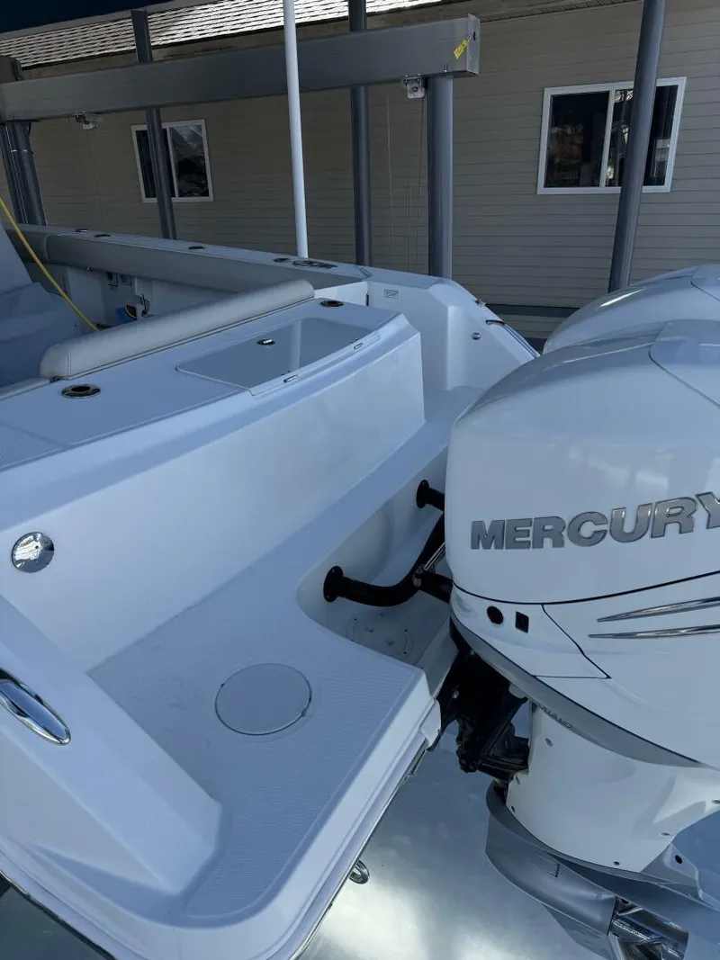 Slide: The Image of Boston Whaler 33 2016 - 5212712