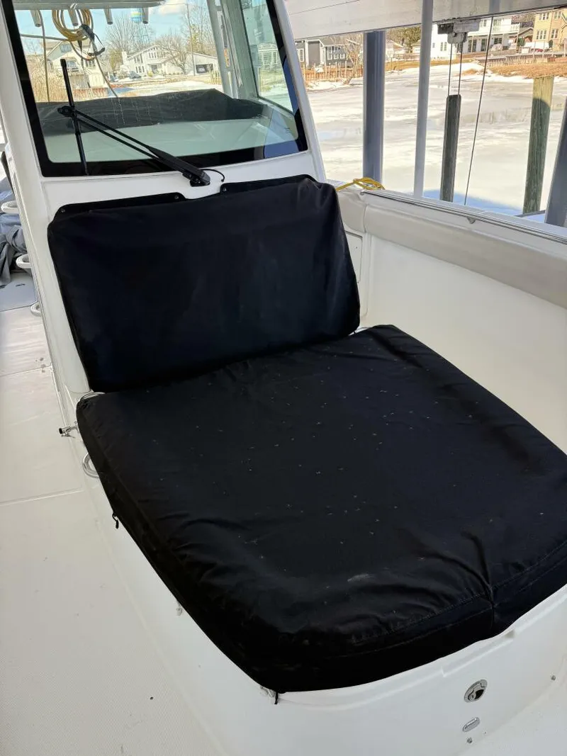 Slide: The Image of Boston Whaler 33 2016 - 5212718