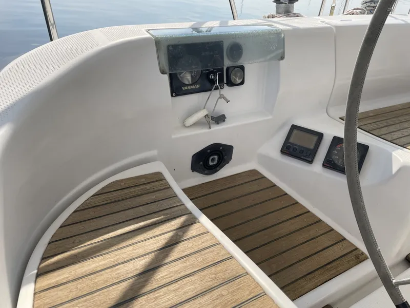 Slide: The Image of Beneteau 38 1991 - 7141116