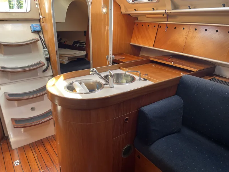 Slide: The Image of Beneteau 38 1991 - 7141120
