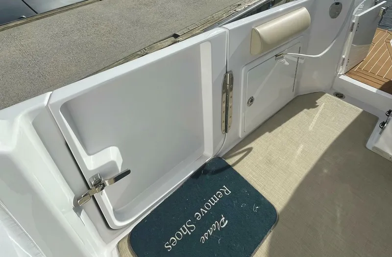 Slide: The Image of 33 Southport Miss Sue- Transom Door 2022 Southport 33 320 DC Miss Sue - 5214453