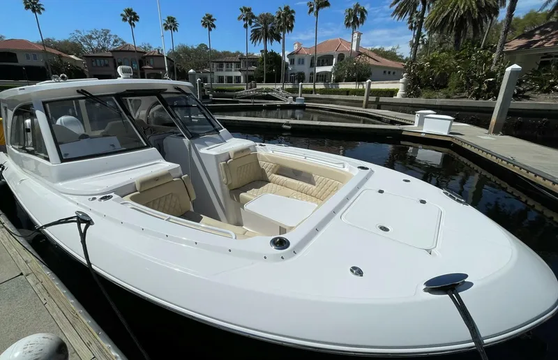 Slide: The Image of 33 Southport Miss Sue- Bow 2022 Southport 33 320 DC Miss Sue - 5214455