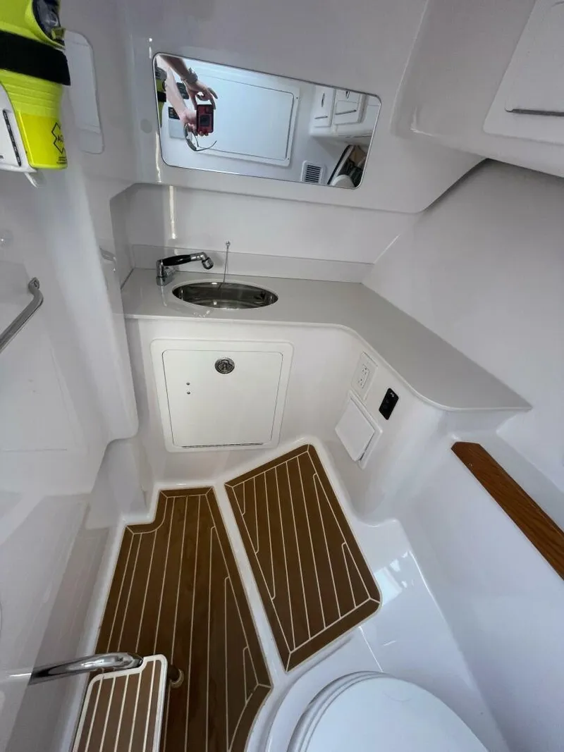 Slide: The Image of 33 Southport Miss Sue- Head 2022 Southport 33 320 DC Miss Sue - 5214462