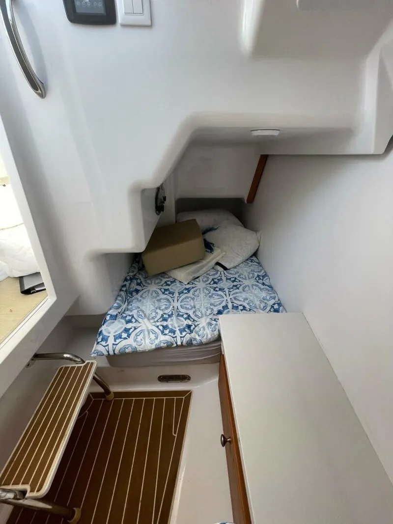 Slide: The Image of 33 Southport Miss Sue- Cabin 2022 Southport 33 320 DC Miss Sue - 5214466