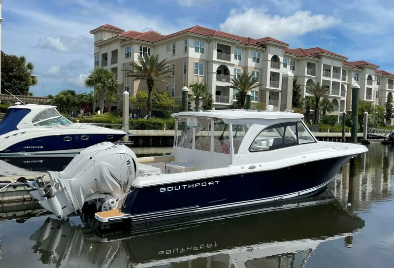 Slide: The Image of 33 Southport Miss Sue- Profile 2022 Southport 33 320 DC Miss Sue - 5481559