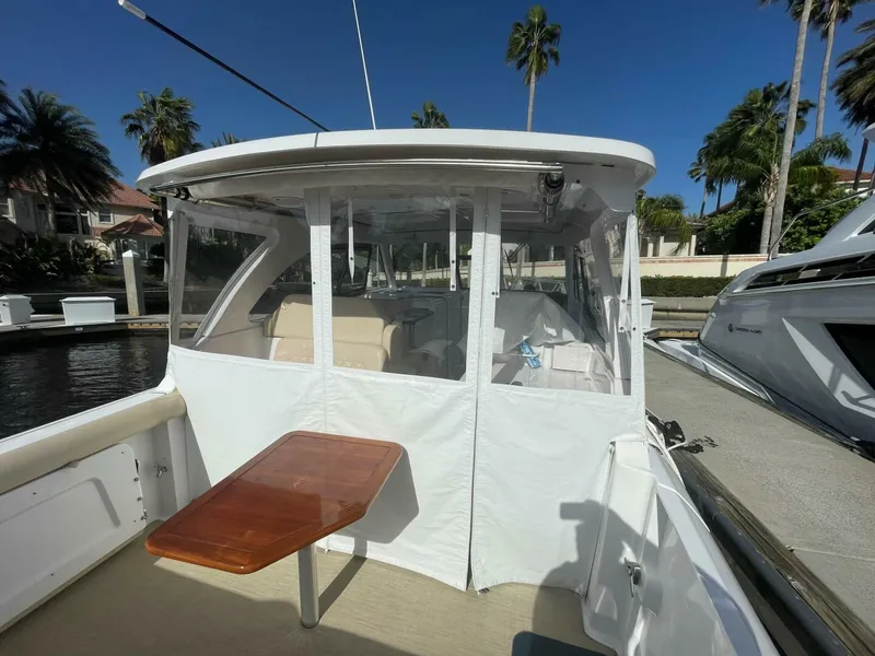 Slide: The Image of 33 Southport Miss Sue- Cockpit 2022 Southport 33 320 DC Miss Sue - 5214446