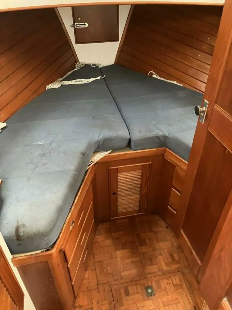 Slide: The Image of Grand Banks 36 1989 - 5214673