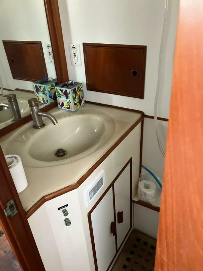 Slide: The Image of Grand Banks 36 1989 - 5214687