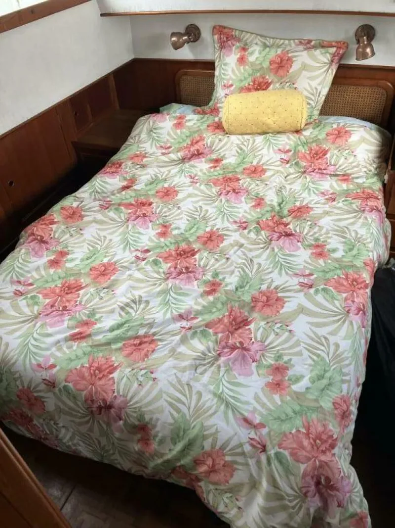 Slide: The Image of Grand Banks 36 1989 - 5214690