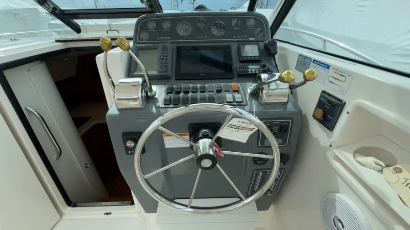 Slide: The Image of Tiara 2900 Open 2005 - 5281861