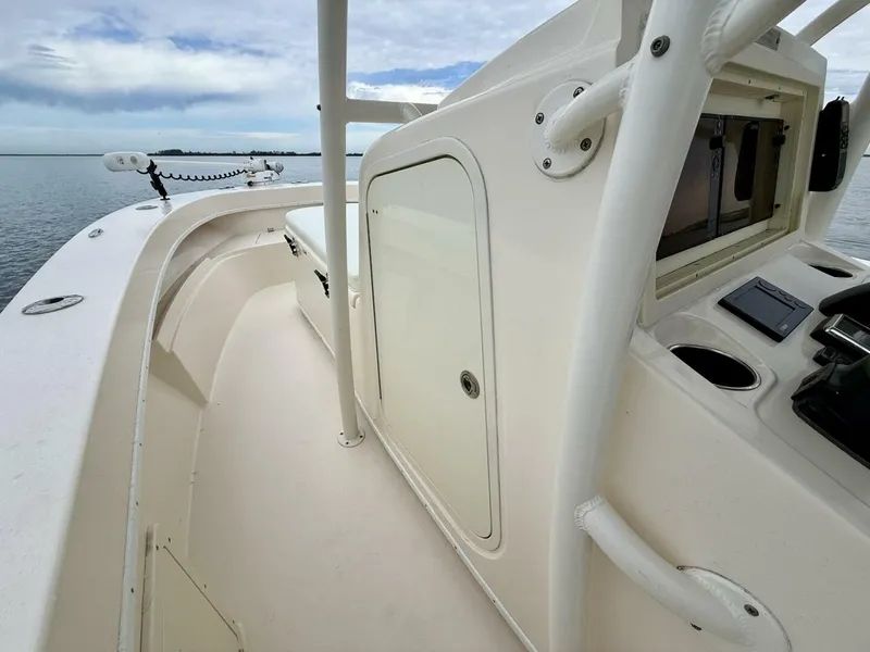 Slide: The Image of 2019 Young Boats 27- Companionway - 5929286