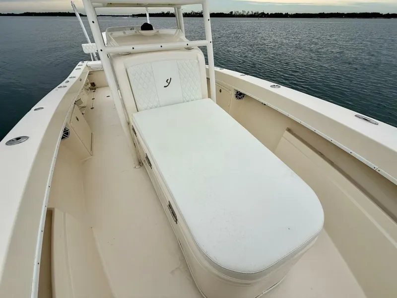 Slide: The Image of 2019 Young Boats 27 -Foredeck Seating  - 5929268
