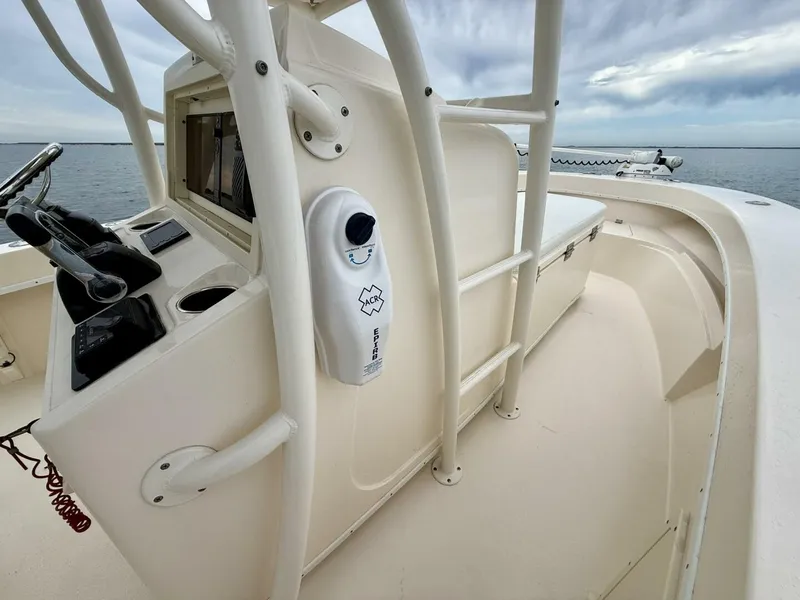 Slide: The Image of 2019 Young Boats 27 - Helm/Electronics  - 5929137