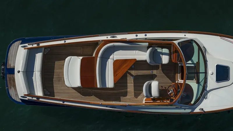 Slide: The Image of Hinckley Talaria 29 Runabout 2004 - 5216011