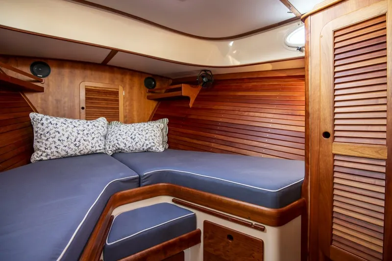 Slide: The Image of Hinckley Yachts Picnic Boat 37 MKIII 2010 - 5216643
