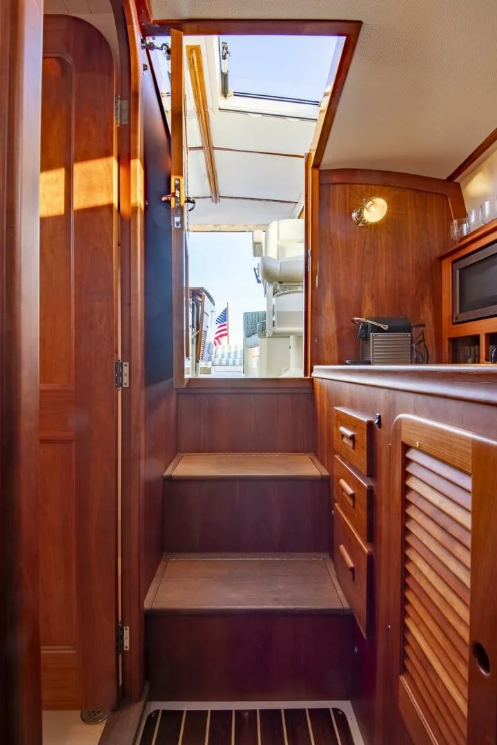 Slide: The Image of Hinckley Yachts Picnic Boat 37 MKIII 2010 - 5216649