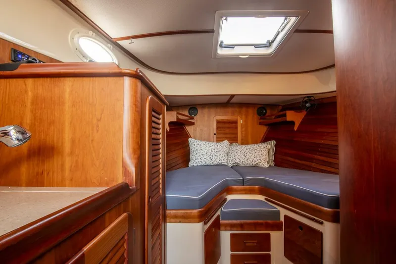 Slide: The Image of Hinckley Yachts Picnic Boat 37 MKIII 2010 - 5216651