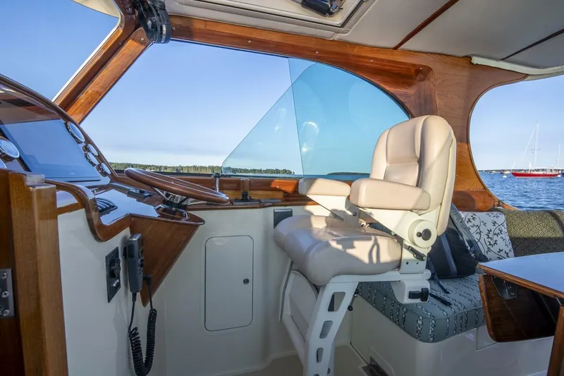 Slide: The Image of Hinckley Yachts Picnic Boat 37 MKIII 2010 - 5216657