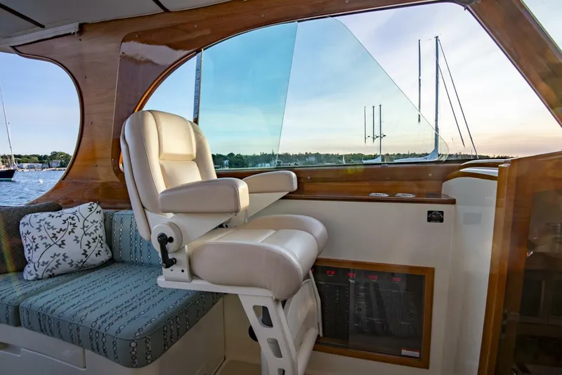 Slide: The Image of Hinckley Yachts Picnic Boat 37 MKIII 2010 - 5216663